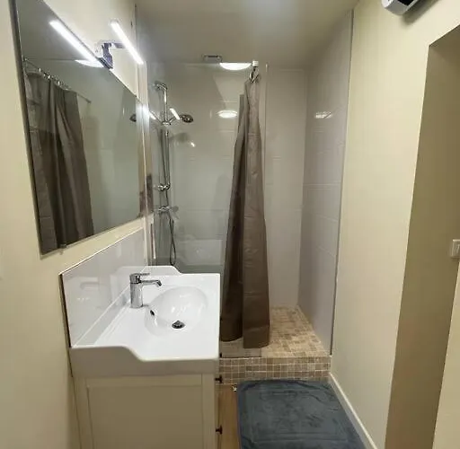 Le Champetre Au Coeur De La Nimoise *